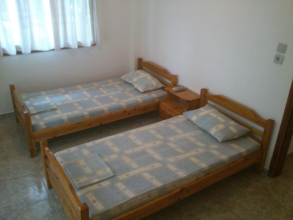 Kalaitzis Apartments Kalyves Polygyrou Номер фото